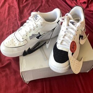 Nike Air Force ones changeable patches white/black big kids size 7